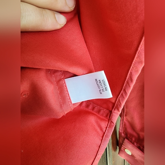 Banana Republic Non‑Iron Tailored Stretch Blouse • Size 2 • Crisp & Polished - Picture 6 of 8